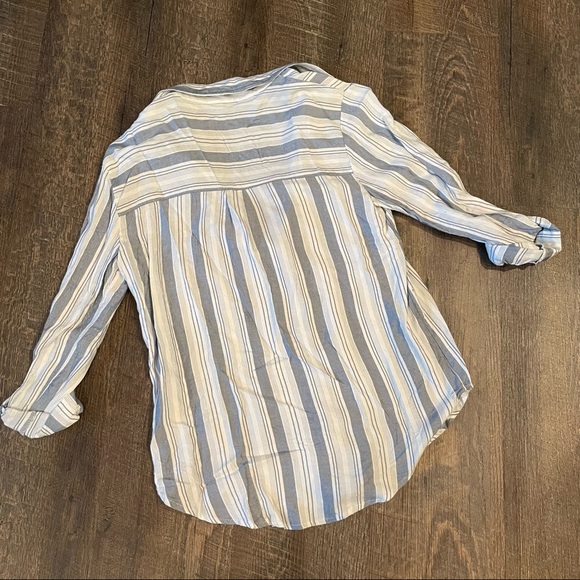 Blue and white button up shirt - Picture 2 of 3